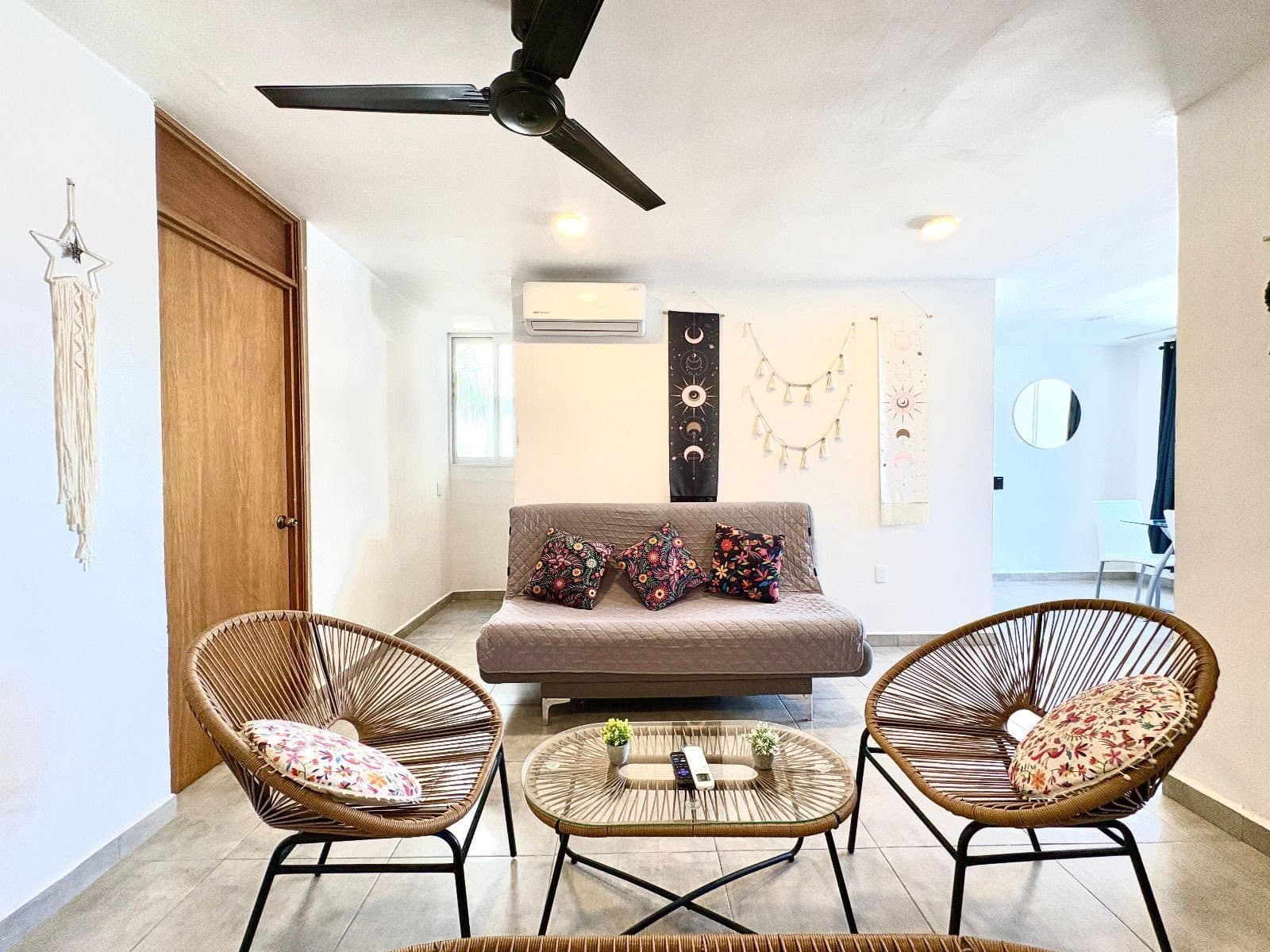 Condo Robalo #828, Versalles